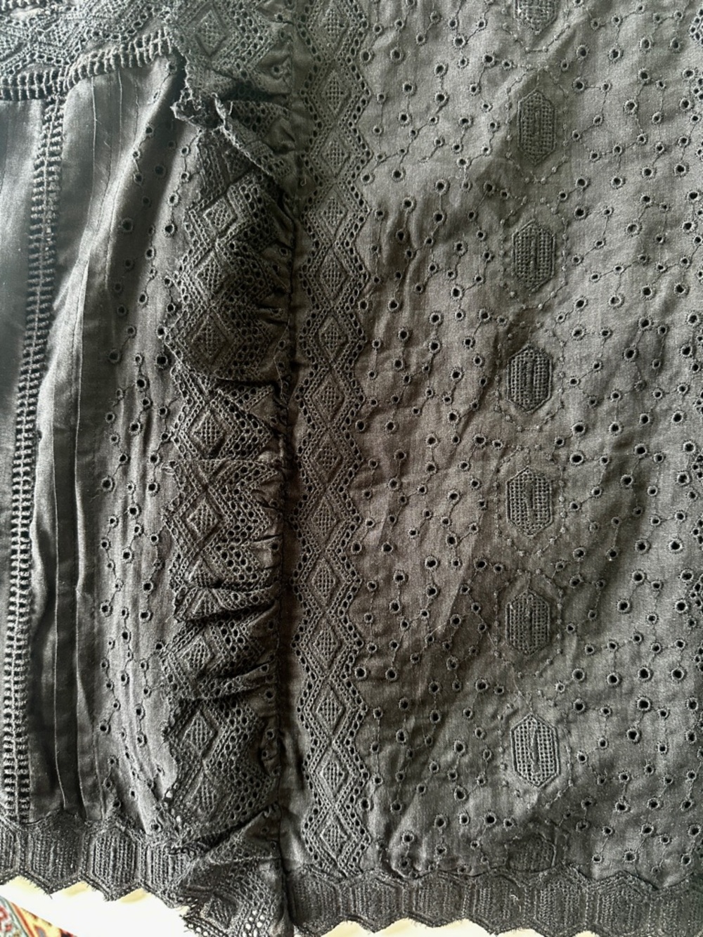 Black Eyelet Lace Trim Sleeveless Top - Frame sz medium - Picture 11 of 11